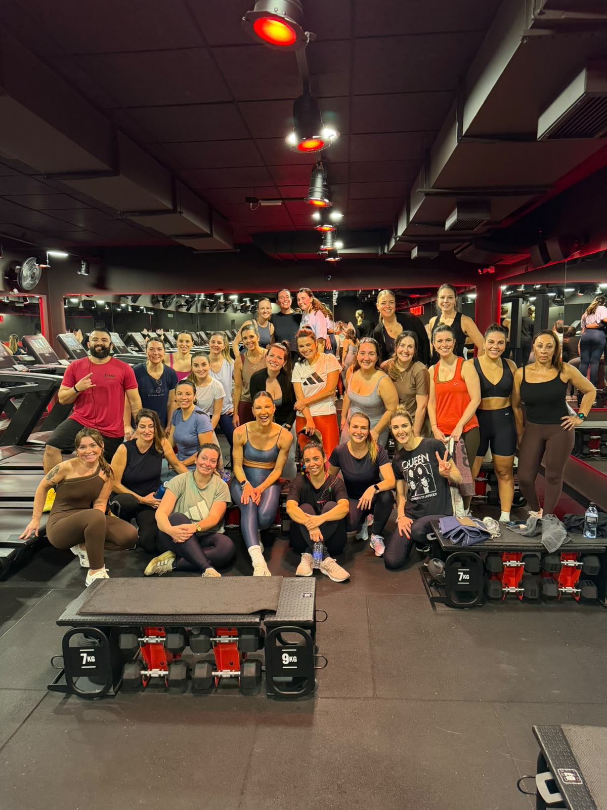 Grupo de mulheres em comunidade